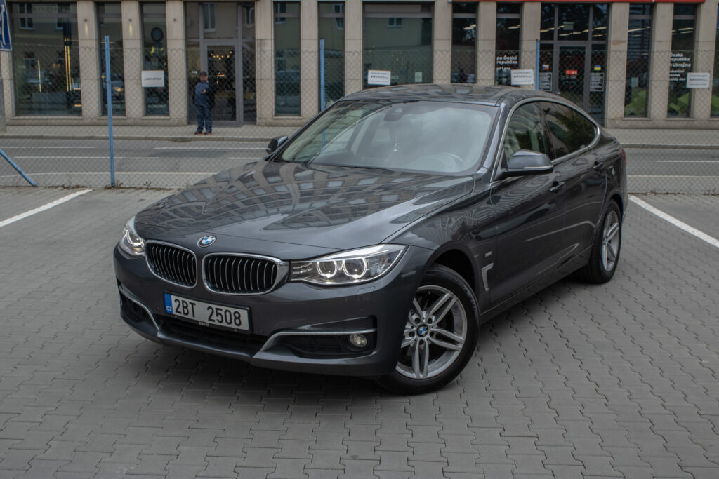 BMW 320