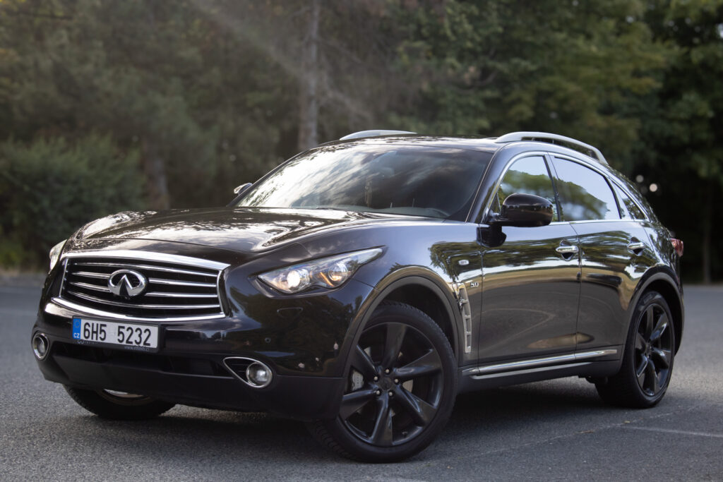 Infiniti QX70 S
