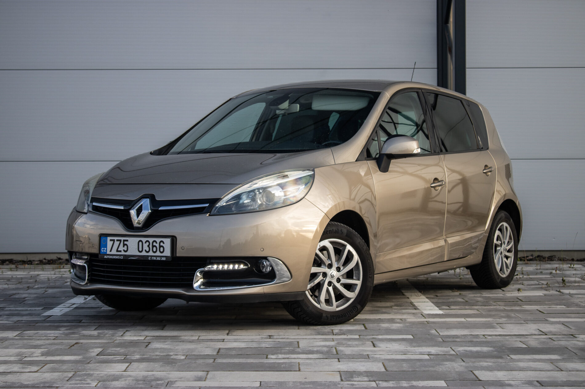 Renault MEGANE SCENIC X-MOD 1.5 dCi 81kW 2014