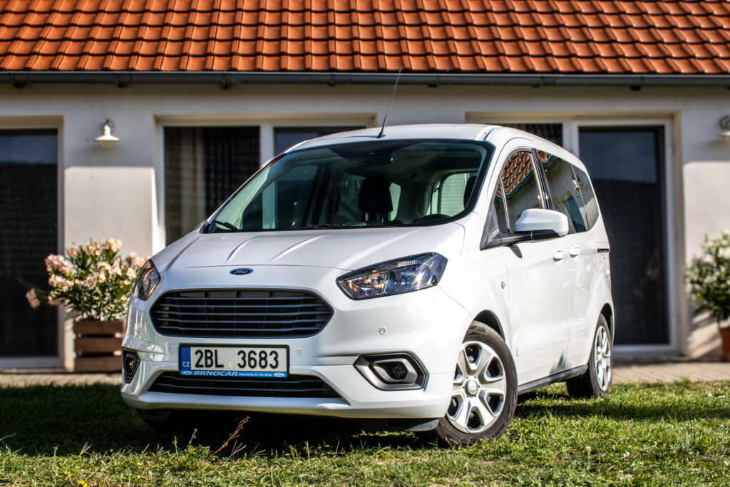 Ford Tourneo Courier 2020 73kW MT/6