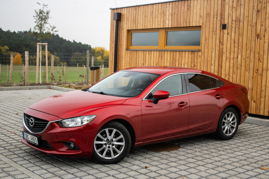Mazda 6 2.2 Skyactiv-D A/T, 110kW (2015)